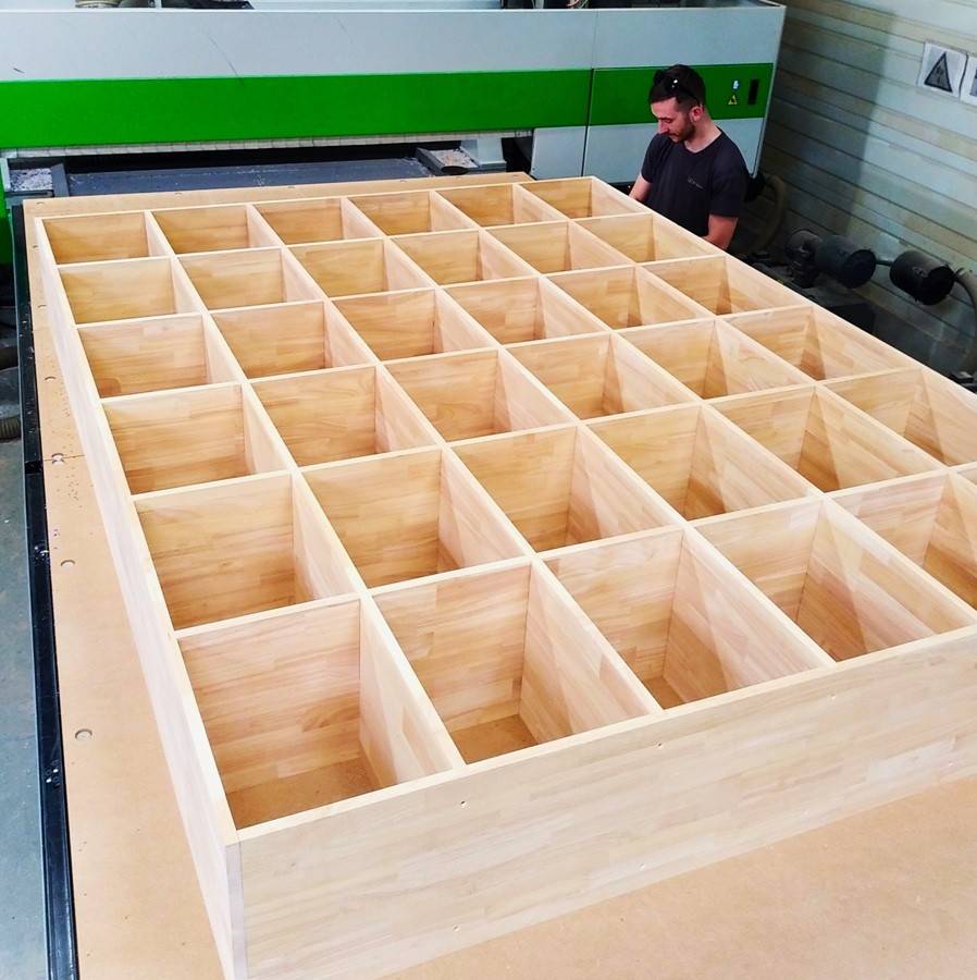 Armoire-Bois-Hevea-18mm-Fraiseuse-CNC-MP-jet-deau-Montpellier